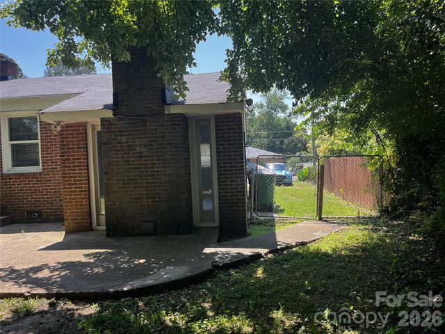 2213 Shamrock Drive, Charlotte, NC 28205