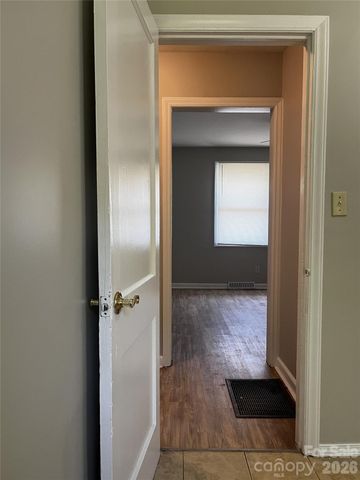 2213 Shamrock Drive, Charlotte, NC 28205