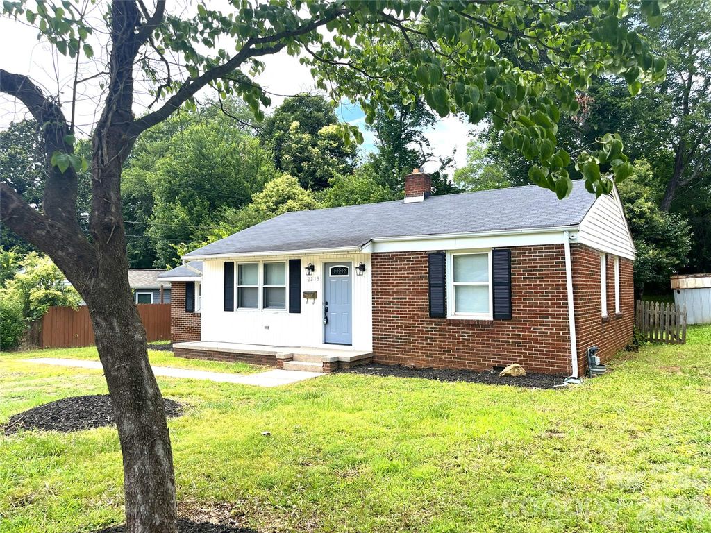 2213 Shamrock Drive, Charlotte, NC 28205