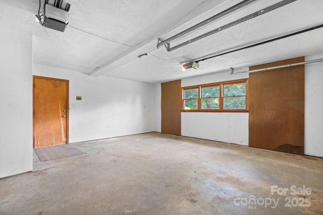 16 Saint Andrews Drive, Taylorsville, NC 28681