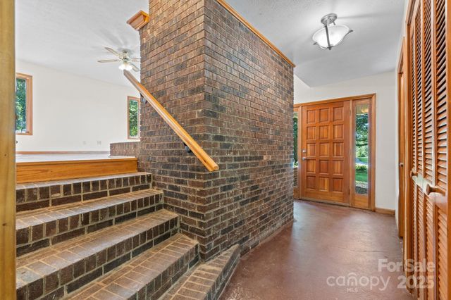 16 Saint Andrews Drive, Taylorsville, NC 28681