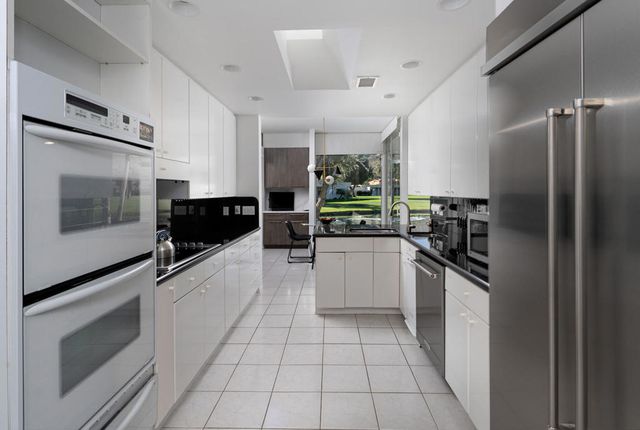 337 Westlake Terrace, Palm Springs, CA 92264