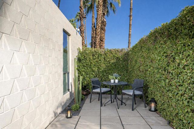 337 Westlake Terrace, Palm Springs, CA 92264