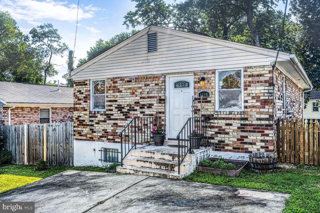 1116 IAGO AVE, Capitol Heights, MD 20743