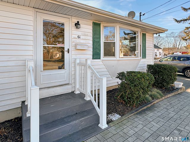 61 Smith Street, East Lyme, CT 06357