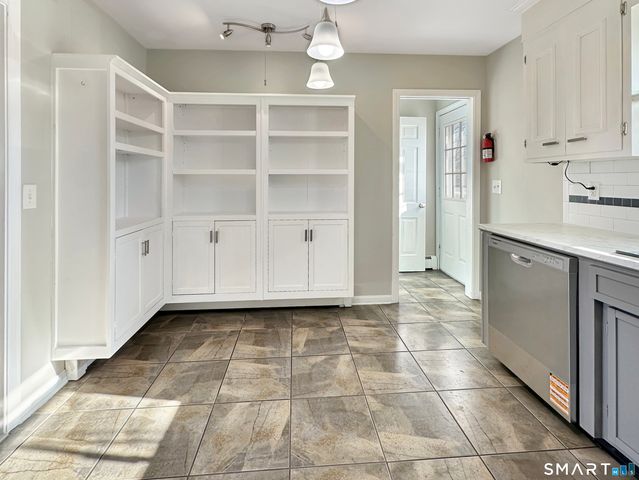 61 Smith Street, East Lyme, CT 06357