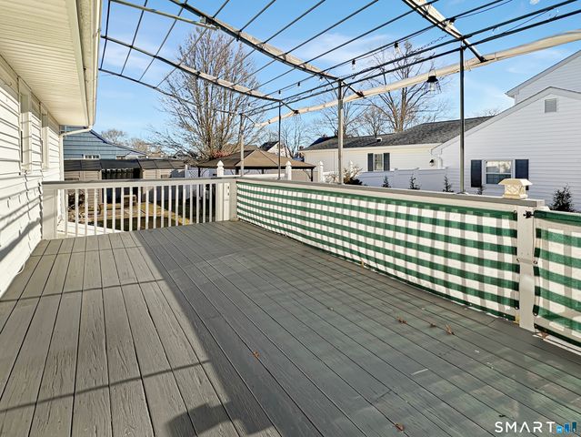 61 Smith Street, East Lyme, CT 06357