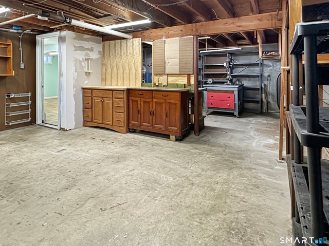 61 Smith Street, East Lyme, CT 06357