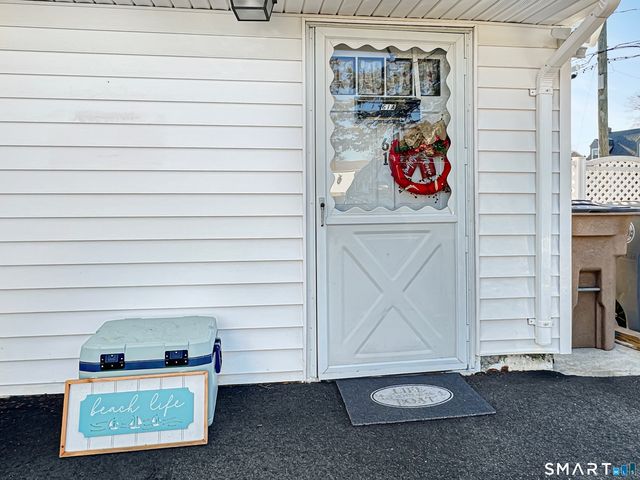 61 Smith Street, East Lyme, CT 06357