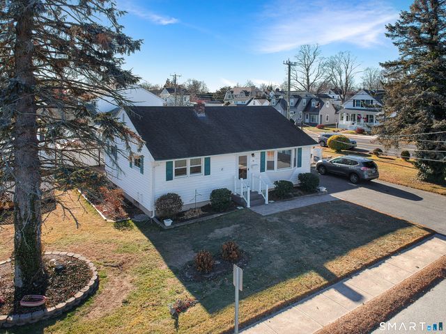 61 Smith Street, East Lyme, CT 06357