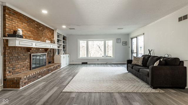 12216 Castle Row Overlook, Carmel, IN 46033