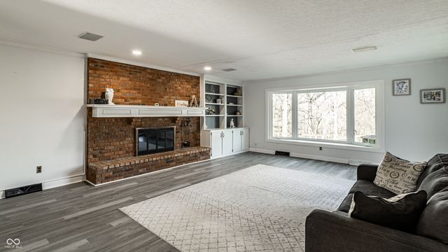 12216 Castle Row Overlook, Carmel, IN 46033