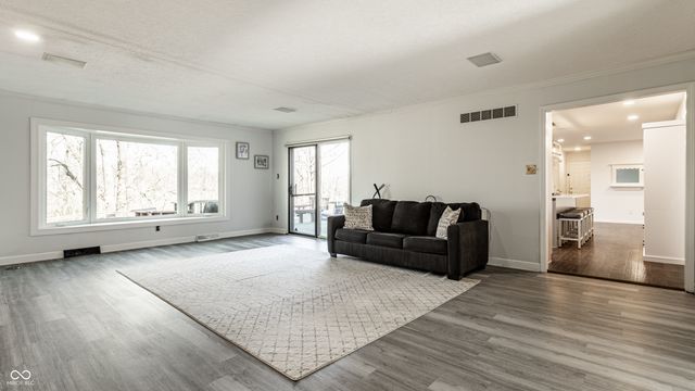 12216 Castle Row Overlook, Carmel, IN 46033