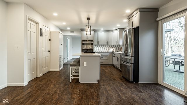 12216 Castle Row Overlook, Carmel, IN 46033