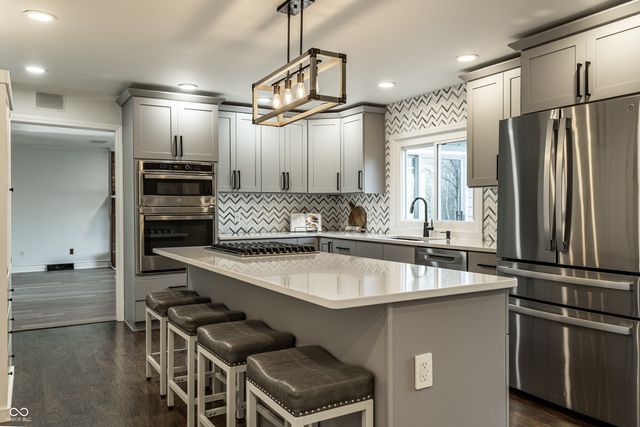 12216 Castle Row Overlook, Carmel, IN 46033