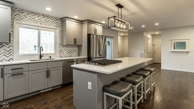 12216 Castle Row Overlook, Carmel, IN 46033