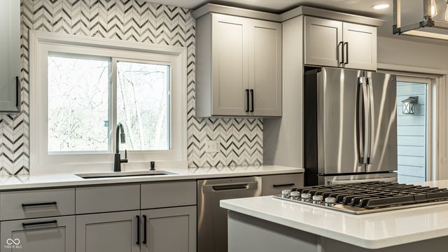 12216 Castle Row Overlook, Carmel, IN 46033