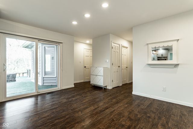 12216 Castle Row Overlook, Carmel, IN 46033