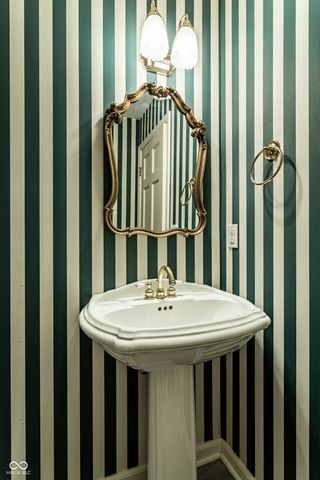 12216 Castle Row Overlook, Carmel, IN 46033