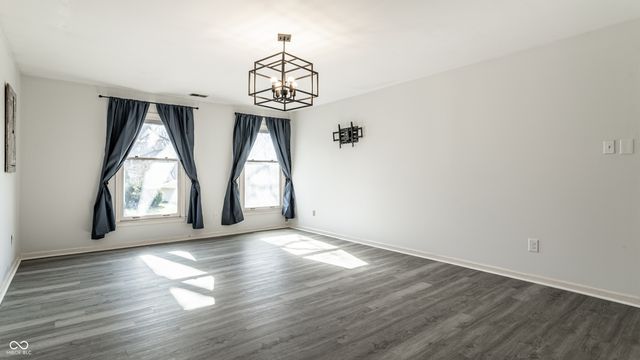 12216 Castle Row Overlook, Carmel, IN 46033