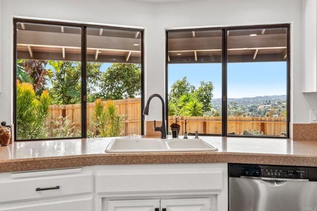 2918 Los Campos Drive, Fallbrook, CA 92028