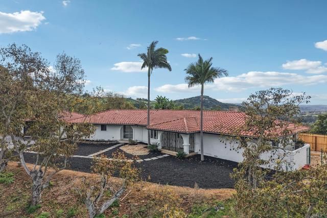 2918 Los Campos Drive, Fallbrook, CA 92028