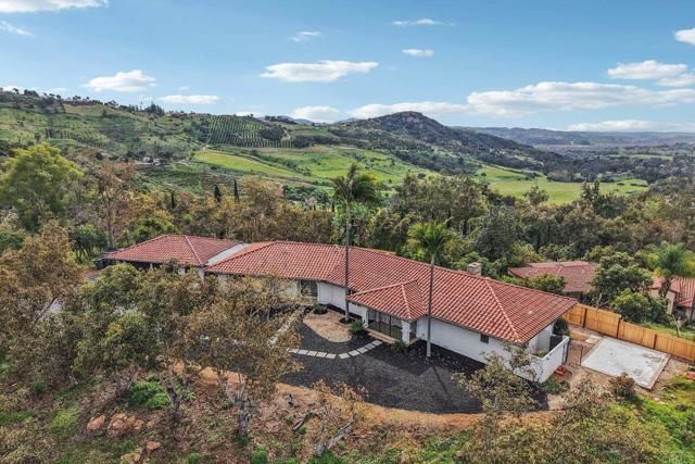 2918 Los Campos Drive, Fallbrook, CA 92028