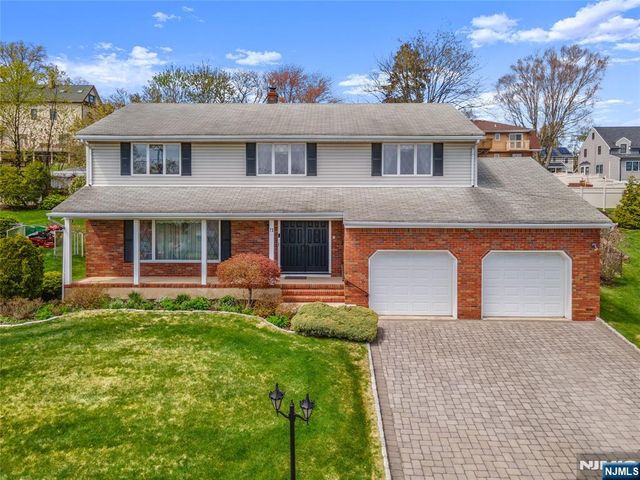 72 Pilgrim Drive, Clifton, NJ 07013