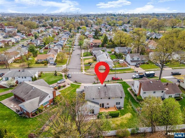 72 Pilgrim Drive, Clifton, NJ 07013