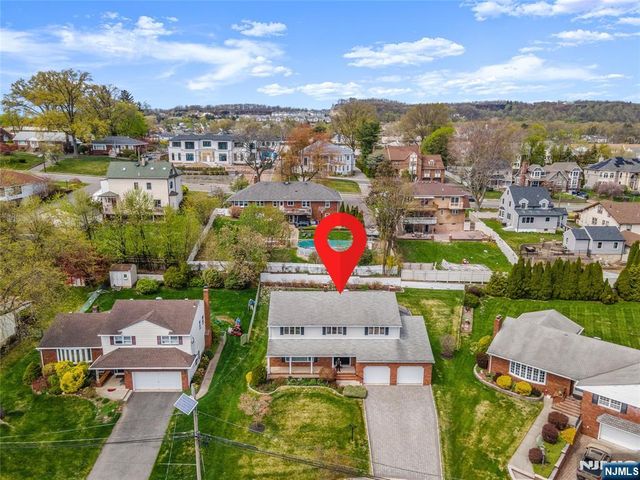 72 Pilgrim Drive, Clifton, NJ 07013