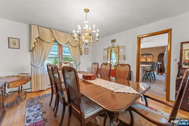 72 Pilgrim Drive, Clifton, NJ 07013