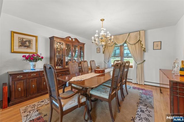 72 Pilgrim Drive, Clifton, NJ 07013