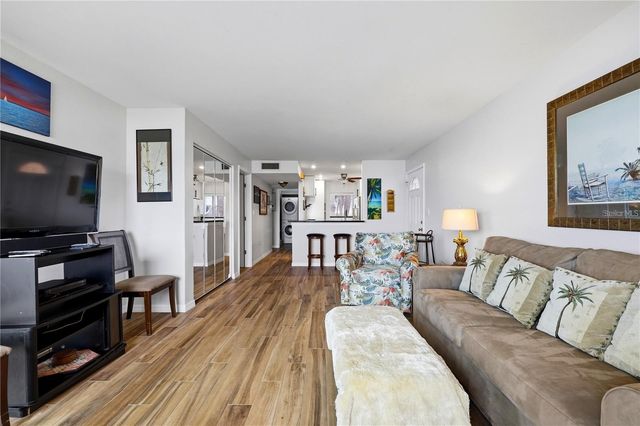 7400 SUNSHINE SKYWAY LANE S 111, St Petersburg, FL 33711