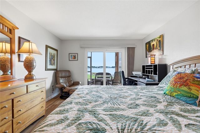 7400 SUNSHINE SKYWAY LANE S 111, St Petersburg, FL 33711