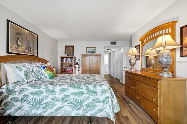 7400 SUNSHINE SKYWAY LANE S 111, St Petersburg, FL 33711