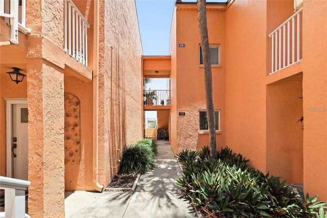 7400 SUNSHINE SKYWAY LANE S 111, St Petersburg, FL 33711