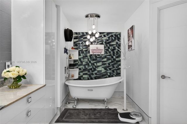 3415 N Ocean Dr 401, Hollywood, FL 33019