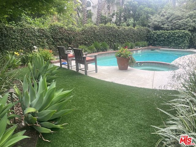 5112 Van Noord Avenue, Sherman Oaks, CA 91423