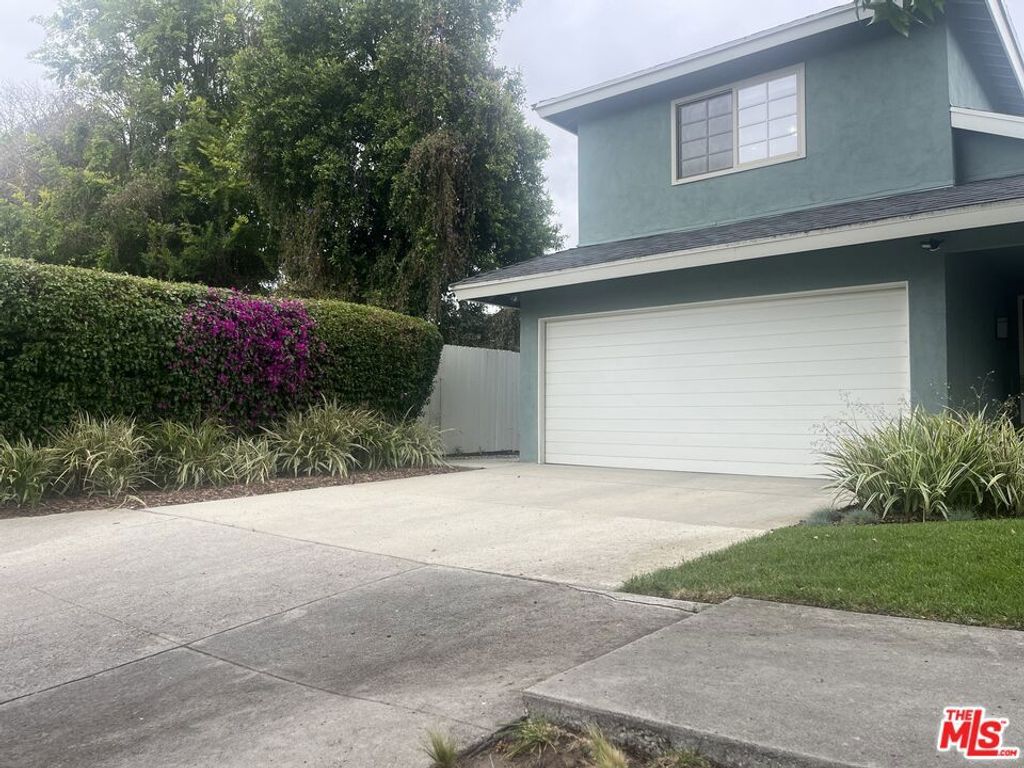 5112 Van Noord Avenue, Sherman Oaks, CA 91423