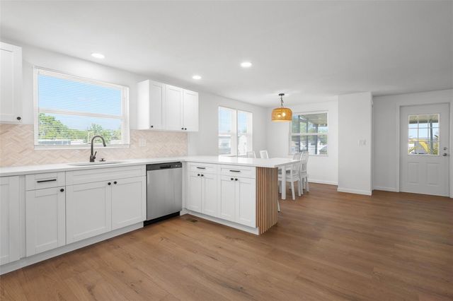 7271 MOUNT ARLINGTON DRIVE NE 430, St Petersburg, FL 33702