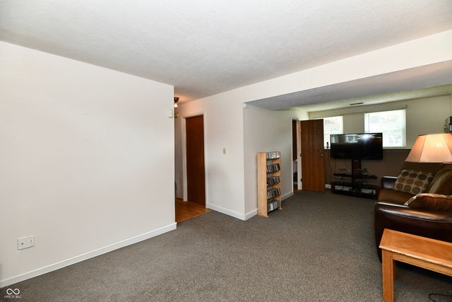 5762 Pilgrim Drive, Indianapolis, IN 46254