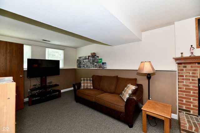 5762 Pilgrim Drive, Indianapolis, IN 46254