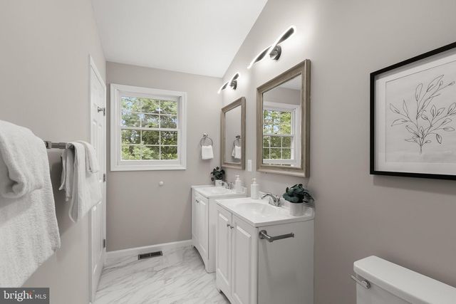 15608 CLIFF SWALLOW WAY, Rockville, MD 20853