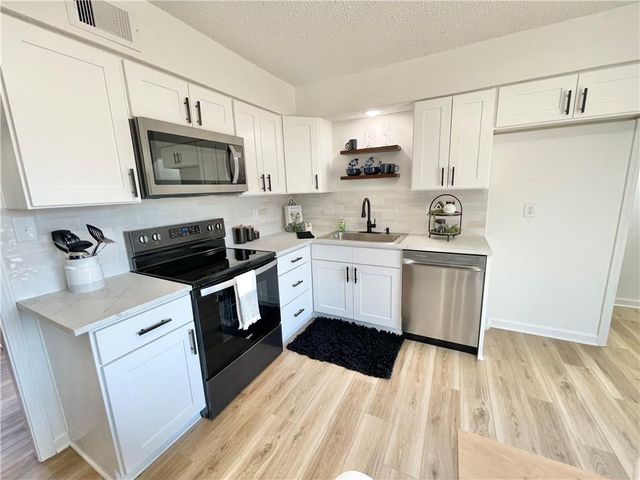 16106 Harris Avenue, Belton, MO 64012