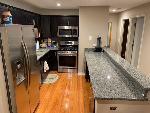 815 Leicester Road 214A, Elk Grove Village, IL 60007