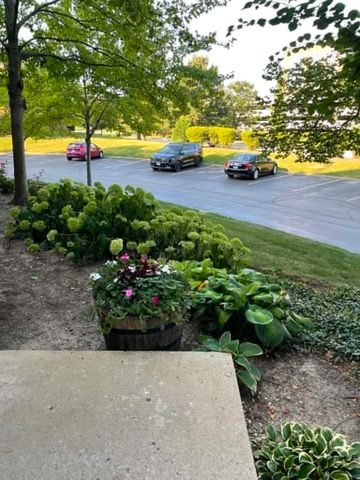 815 Leicester Road 214A, Elk Grove Village, IL 60007