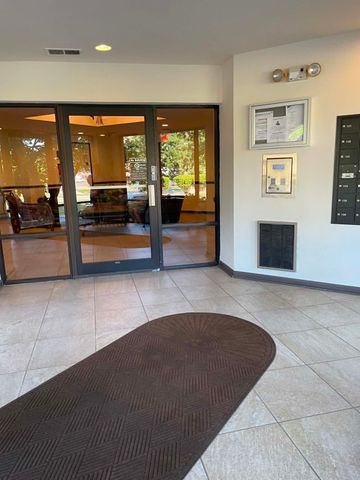 815 Leicester Road 214A, Elk Grove Village, IL 60007