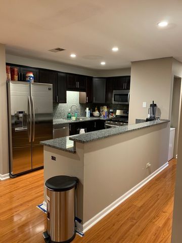 815 Leicester Road 214A, Elk Grove Village, IL 60007