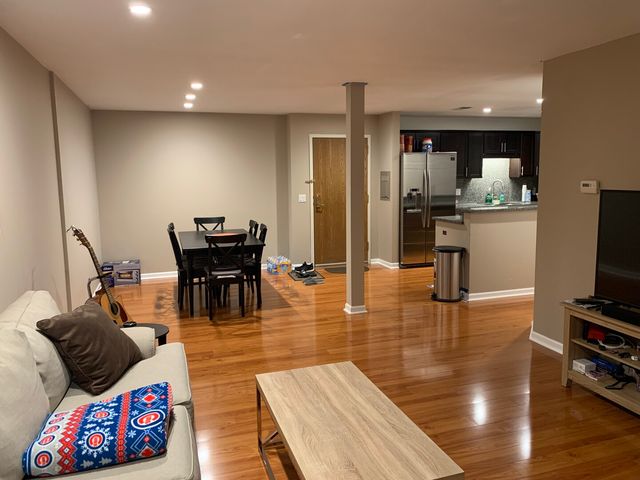 815 Leicester Road 214A, Elk Grove Village, IL 60007