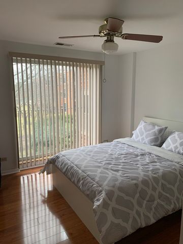 815 Leicester Road 214A, Elk Grove Village, IL 60007